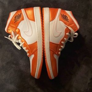 Jordan 1 metallic orange